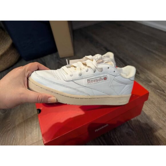 Brand New Reebok sneakers - Picture 4 of 4